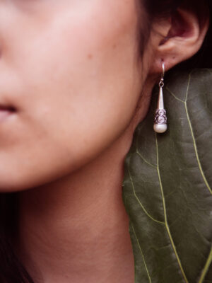 Jawan and filigree silver earrings, Lombok pearl earrings, Handcrafted Balinese jewelry, Unique silver earrings.